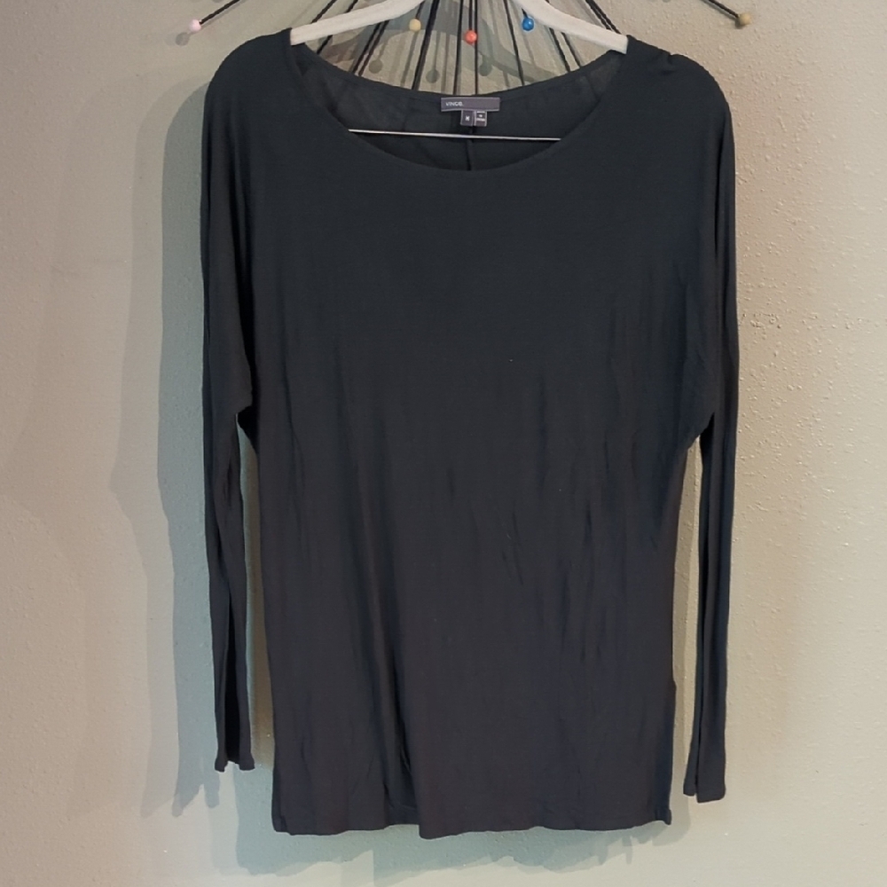 Vince. Size Medium Top Gray Green Batwing Sleeve Light Weight